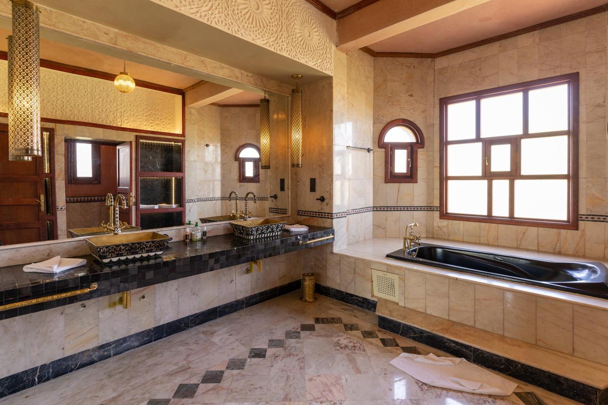 Nomadz Palace Touggana Ngoại thất bức ảnh