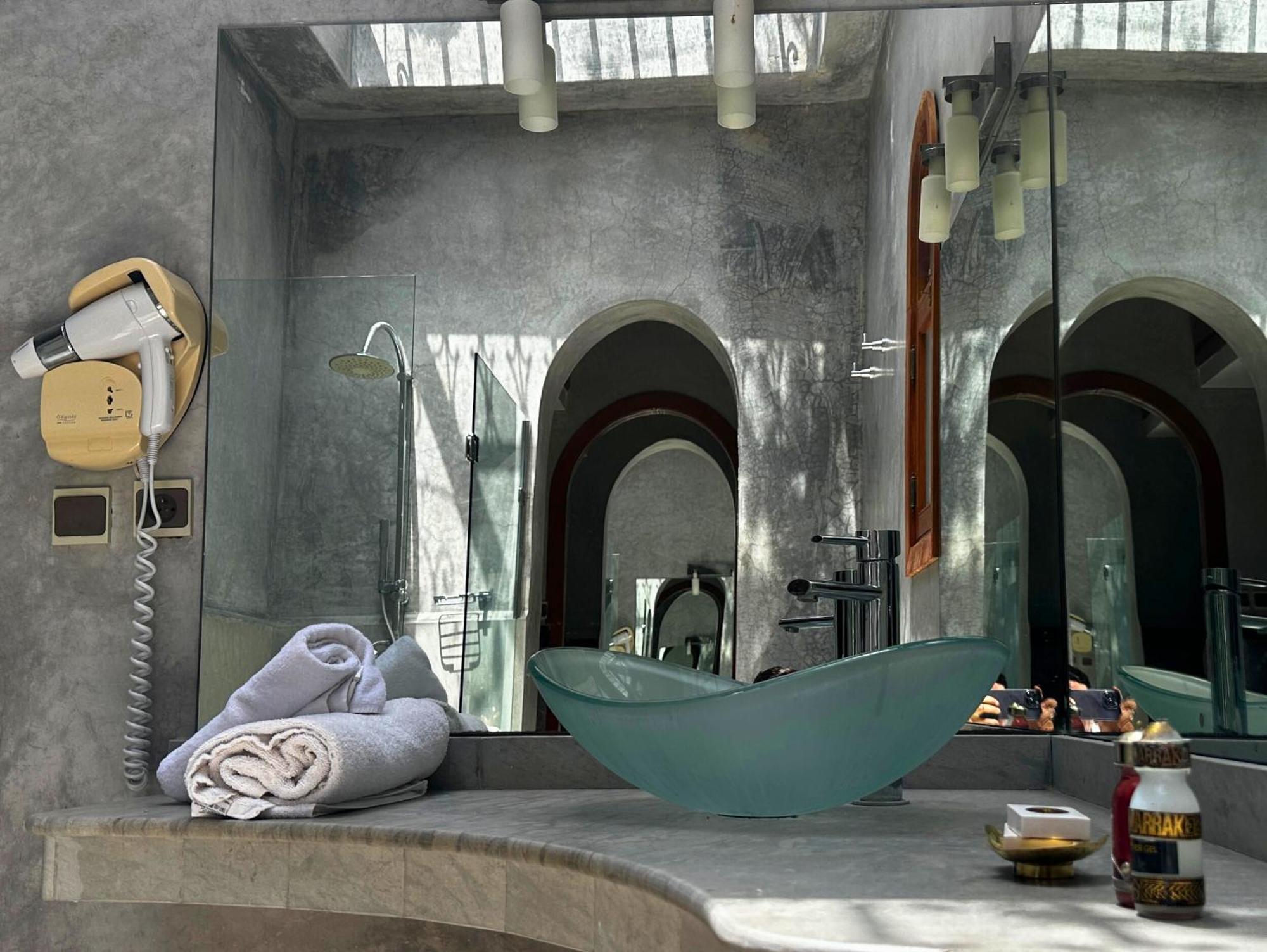 Nomadz Palace Touggana Ngoại thất bức ảnh